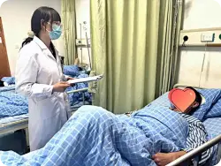 一碗螺蛳粉下肚，浙江17岁男孩的胃破了一个洞