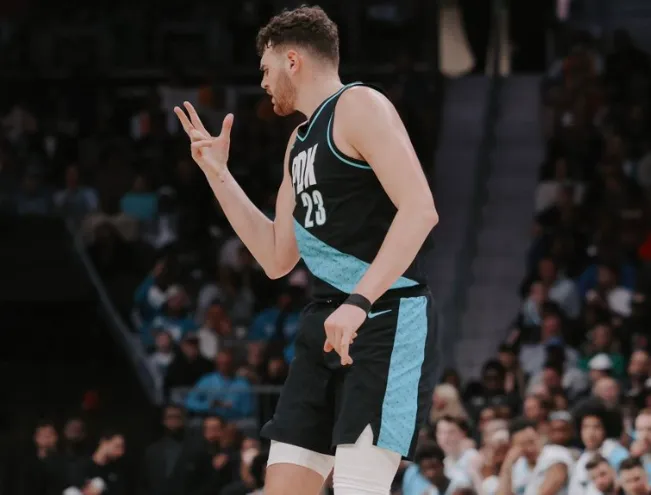 下半場7中0沒得分!杰倫 下半場7中0沒得分!杰倫