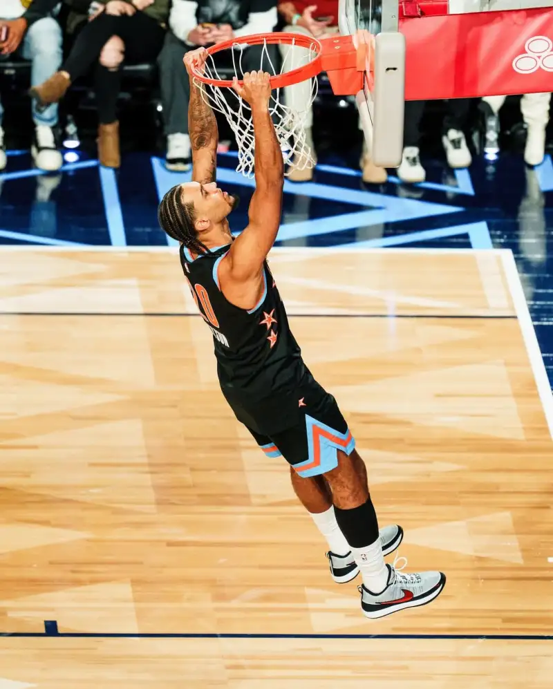 [流言板]美媒：NBA后衛僅庫里與亞歷山大達成30分+真實命中率超65%