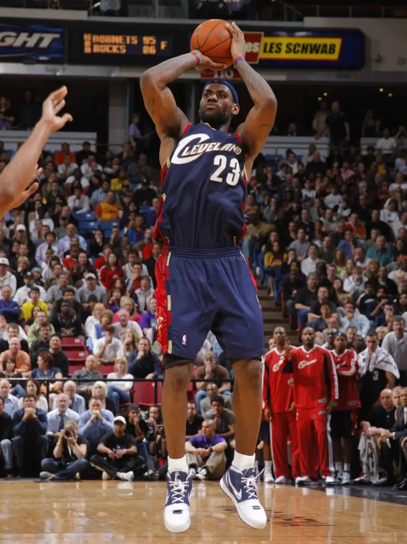 危險！記者：弗拉門戈門將羅西乘坐的車輛遭到槍擊