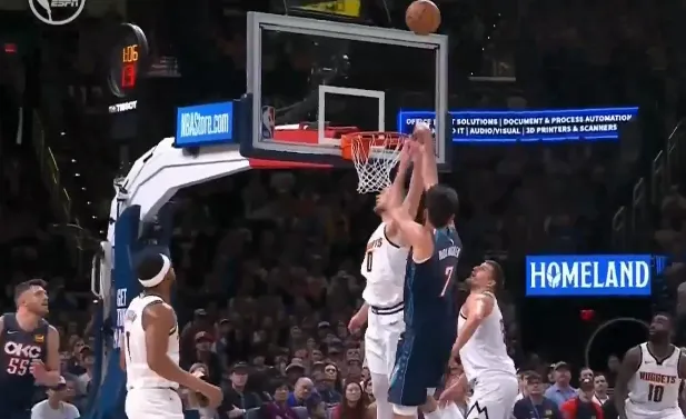 庫里：一哥成為勇士王朝首個獲得榮譽的總冠軍核心奇怪且超現實