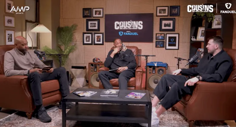 [流言板]布朗中線被兩人夾擊造成失誤，陳盈駿投進首節三分領先4分