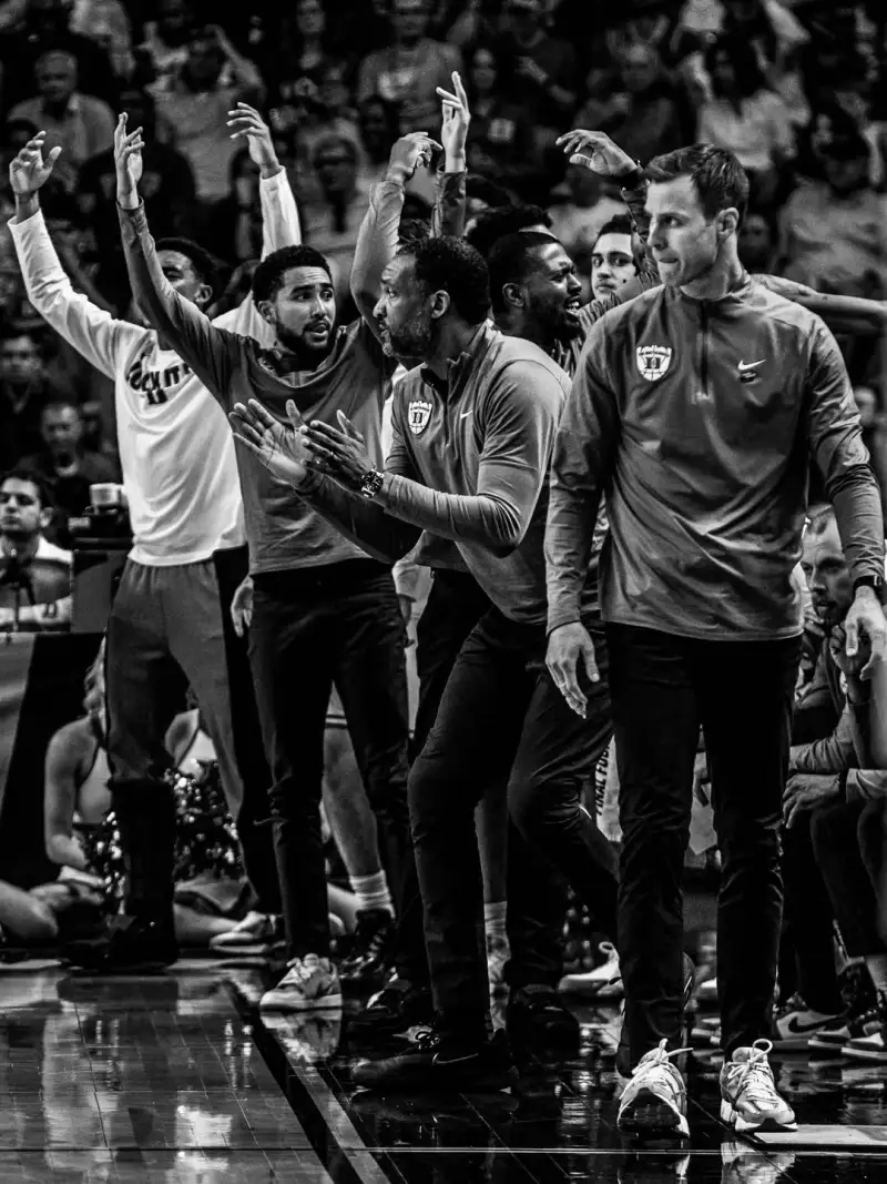 狠看足球書(46)：前曼聯(lián)主席愛德華茲自傳《血色榮光》