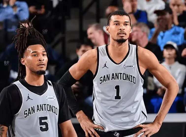 錯(cuò)失最后絕平三分!NCAA小將鄧雨婷三分9中4得到16分1籃板1助攻 錯(cuò)失最后絕平三分!NCAA小將鄧雨婷三分9中4得到16分1籃板1助攻