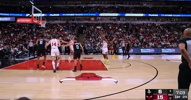 巴西媒體：德佩因在替補席玩手機，已經被巴西體育法院起訴