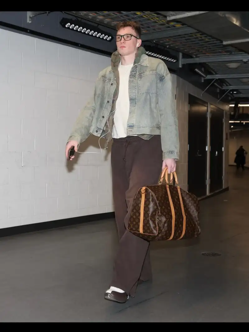 [流言板]庫茲馬連續三分投進領先公牛20分，本場19中12砍下31分