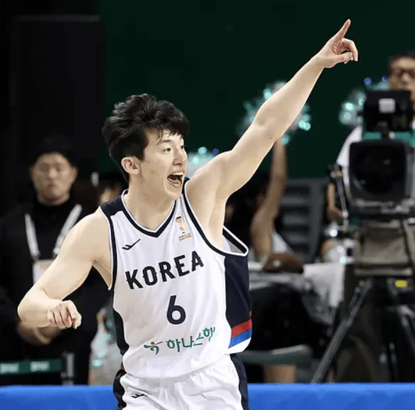 IM电竞平台:流言板]李政铉：我们这场比赛的备战时间非常紧张赢下比赛很开心