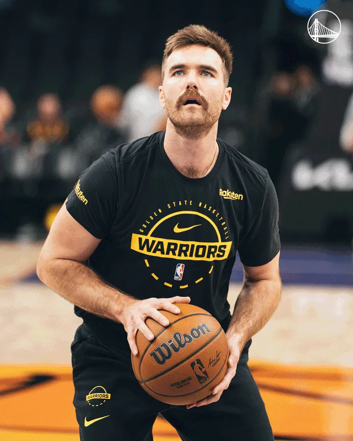 四年2.12億場均16+5+4 喬治過去10場僅1場得分超20&兩次個位數(shù)