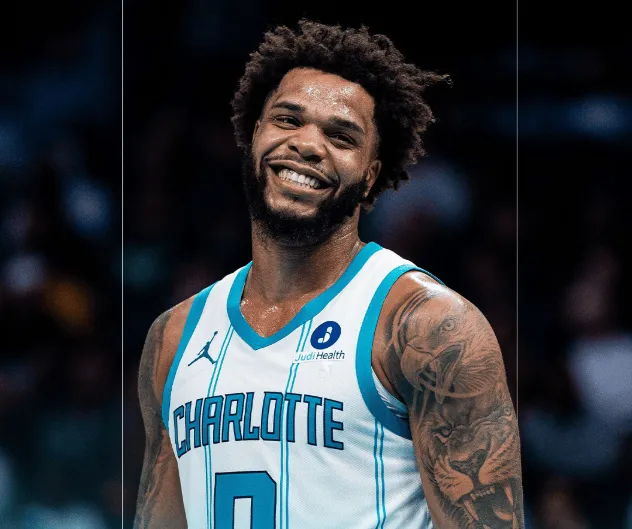 拉亞本場對陣熱刺數據：4次撲救全場最多，評分8.3