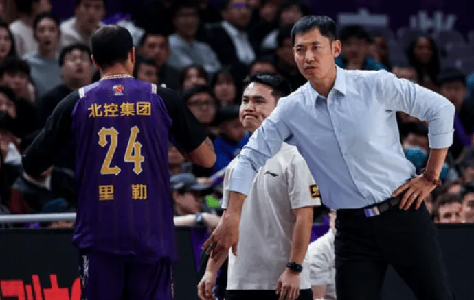 欧洲篮球联赛中文网__赛程比分+球队资讯+盘口分析流言板]张庆鹏：CBA前几轮打完后发现没有弱队外援是球队的晴雨表