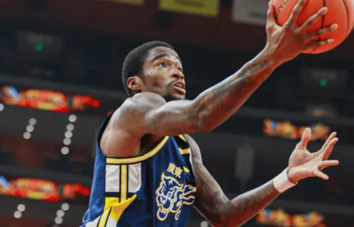 流言板]萨姆纳今晚39分创CBA盘口与数据深度__今日CBA盘口分析·大小分策略·球队档案广东生涯得分新高此前最高为38分