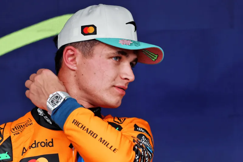 拉斯维加斯官方|零刺青|流言板]历史战绩糟糕诺里斯对拉斯维加