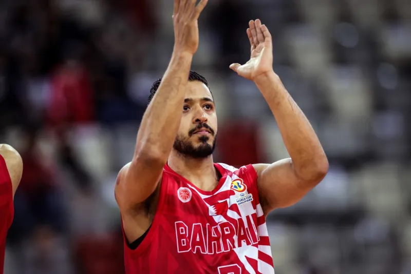 [流言板]巴林队伊萨半场投篮6中4，三分5中3，得到11分1篮板