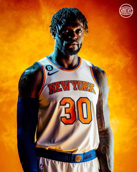 流言板第九年尼克斯官方晒出兰德尔的定妆照与球迷分享