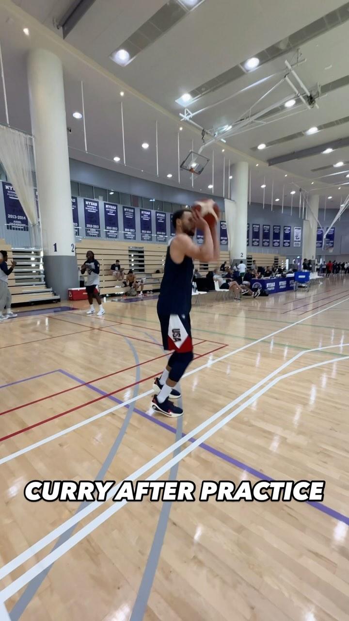 库里在美国队训练后再次加练三分