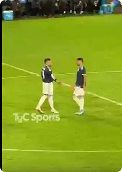 奥塔门迪原本拒绝罚点，大马丁指挥他去到梅西身边