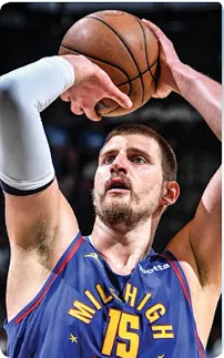 NBA官方晒出季后赛三双纪录：约基奇领跑榜首，东契奇第二